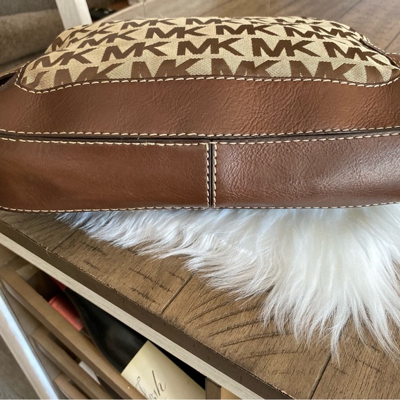 Michael Kors Brown and Tan Hobo Shoulder Bag - Picture 3 of 9
